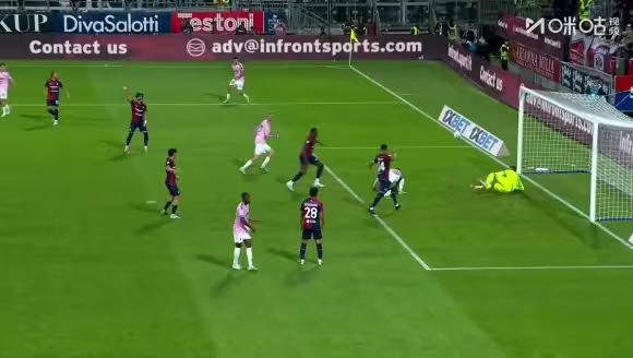 再失良机！卡卢卢头球摆度，穆阿尼精彩凌空斩遭神扑！